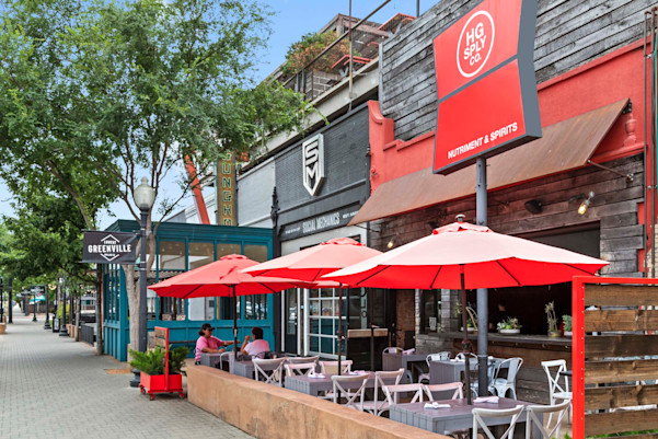 Shops and restaurants on Lower Greenville Avenue