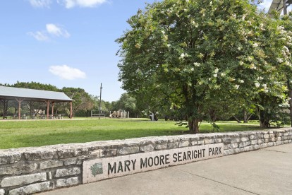 Mary Moore Searight Park near Camden Shadow Brook apartments in Austin, TX