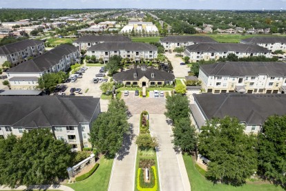 Aerial View of Camden Downs at Cinco Ranch Apartments in Katy, TX. 