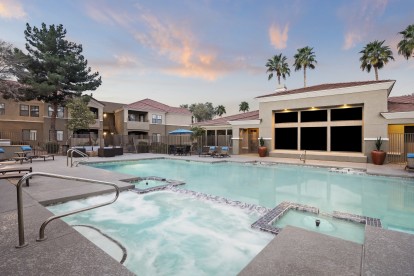 Camden Pecos Ranch Apartments Chandler Arizona Hot Tub and Pool