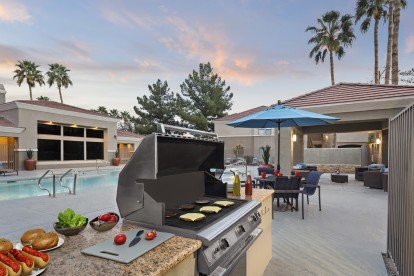 Camden Pecos Ranch Apartments Chandler Arizona Barbeque Grill at Pool