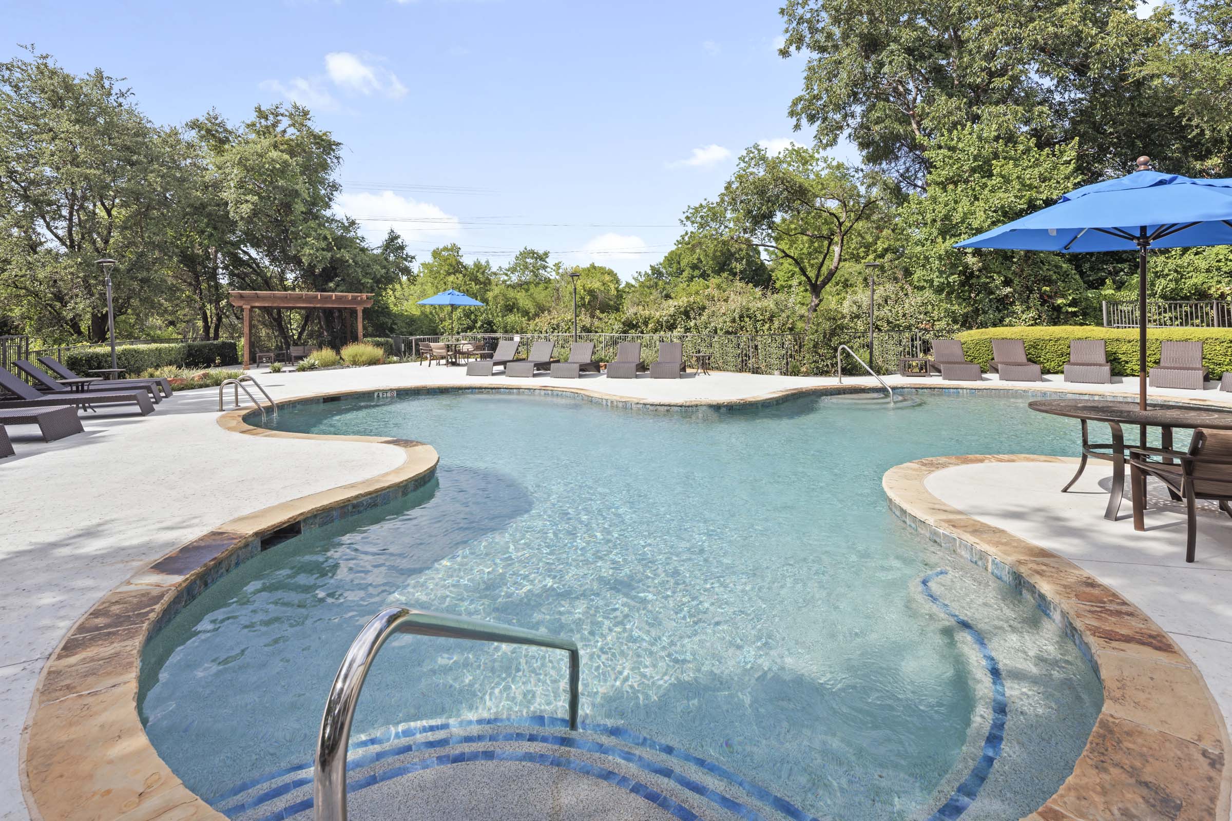Camden Legacy Creek Apartments apartment photo
