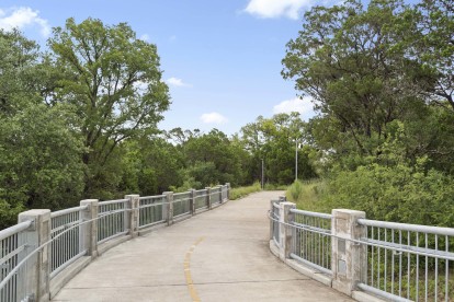 Nearby walking, jogging and bike trails close to Camden Gaines Ranch in Austin, TX