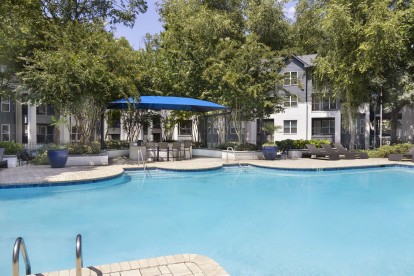 Gourmet grilling area at the pool at Camden Phipps in Atlanta, GA