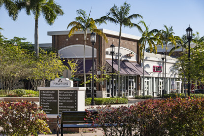 The Fountains Plaza nearby Camden Atlantic apartments in Plantation, Florida.