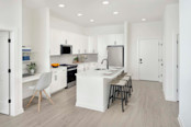 camden-blakeney-apartments-charlotte-nc-kitchen-niche