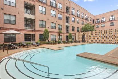 Resort-style pool at Camden Plaza Apartments in Houston, TX 