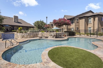 Front pool bottom level at Camden Shadow Brook apartments in Austin, TX
