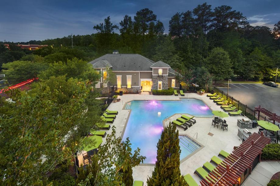 Camden Peachtree City's Colorful Oasis