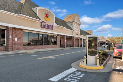 Giant Grocery at Village Center at Dulles Nearby Camden Dulles Station in Herndon, Virginia
