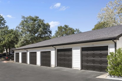 Private, rentable garages at Camden Huntingdon