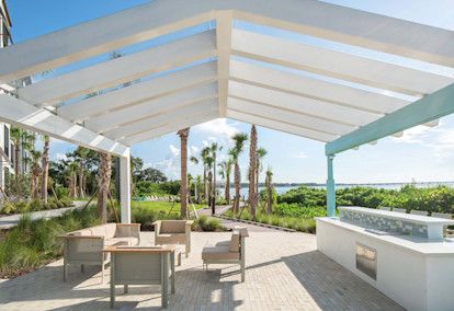Camden Clearwater apartments outdoor kitchen