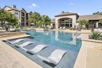 Second resort-style pool next to the clubhouse at Camden Amber Oaks