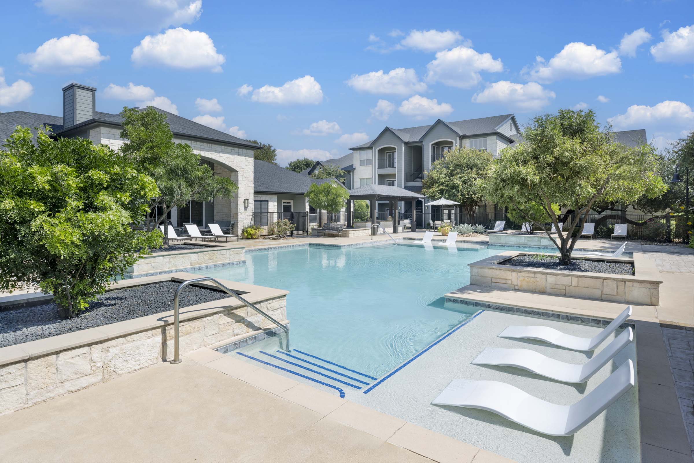 Camden Amber Oaks 6 of 9