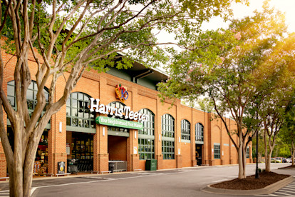 Harris Teeter in Kenilworth Commons near Camden Dilworth in Charlotte, NC