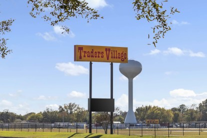Close to Traders Village