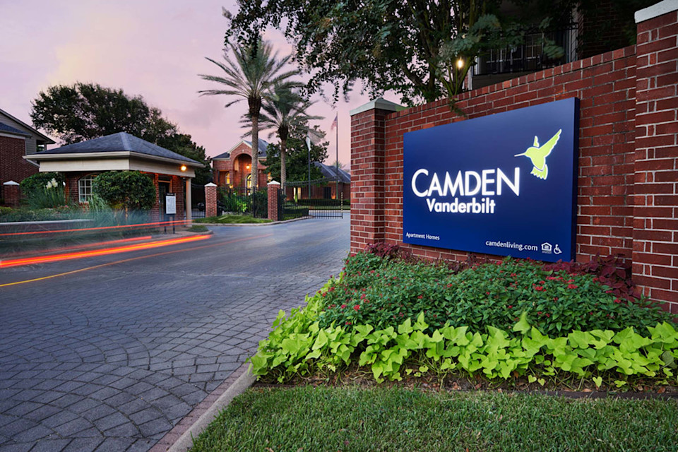 Photo courtesy of Camden Vanderbilt Apartments