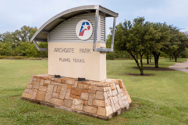 Local archgate park