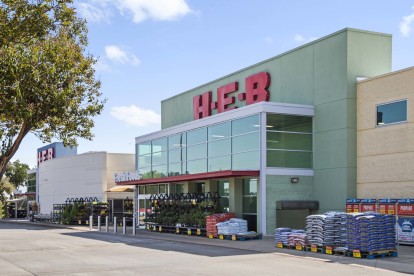 Local HEB grocery store on Parmer Lane near Camden Amber Oaks apartments in Austin, TX