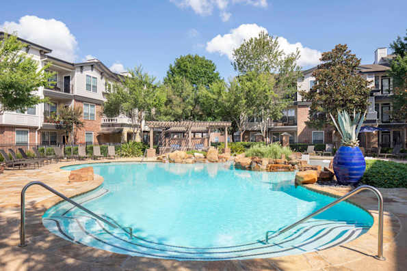Resort-style swimming pool