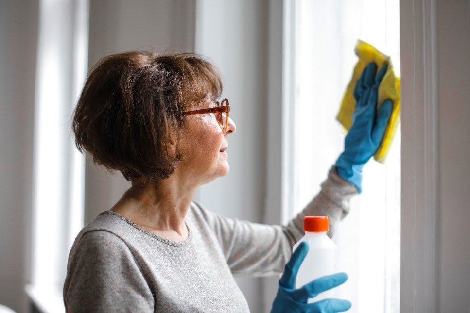29708854-woman-cleaning-wipe-windows.jpg