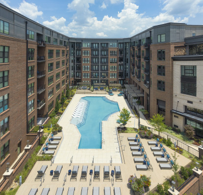 Camden NoDa apartments in Charlotte resort-style swimming pool