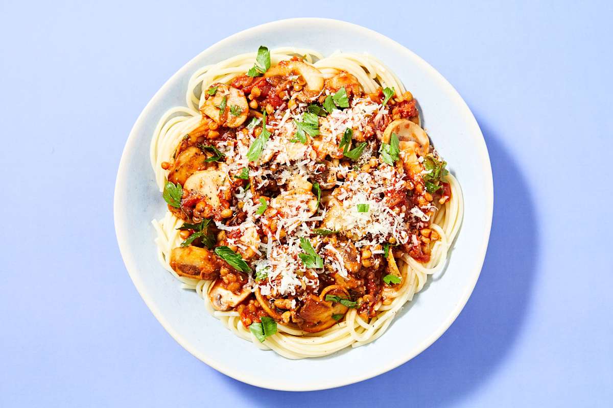 DID00305 MushroomAndLentilBolognese HERO 01