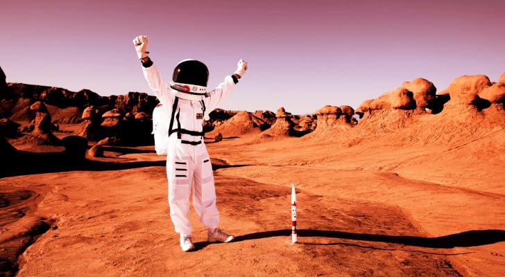Astronaut_happy_800x400