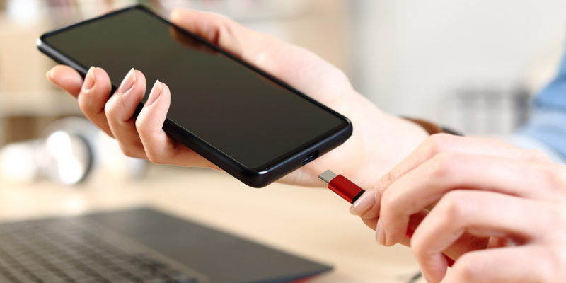 iPhone wordt opgeladen