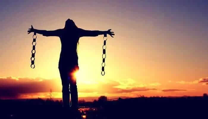 Mujer Libertad Cadenas