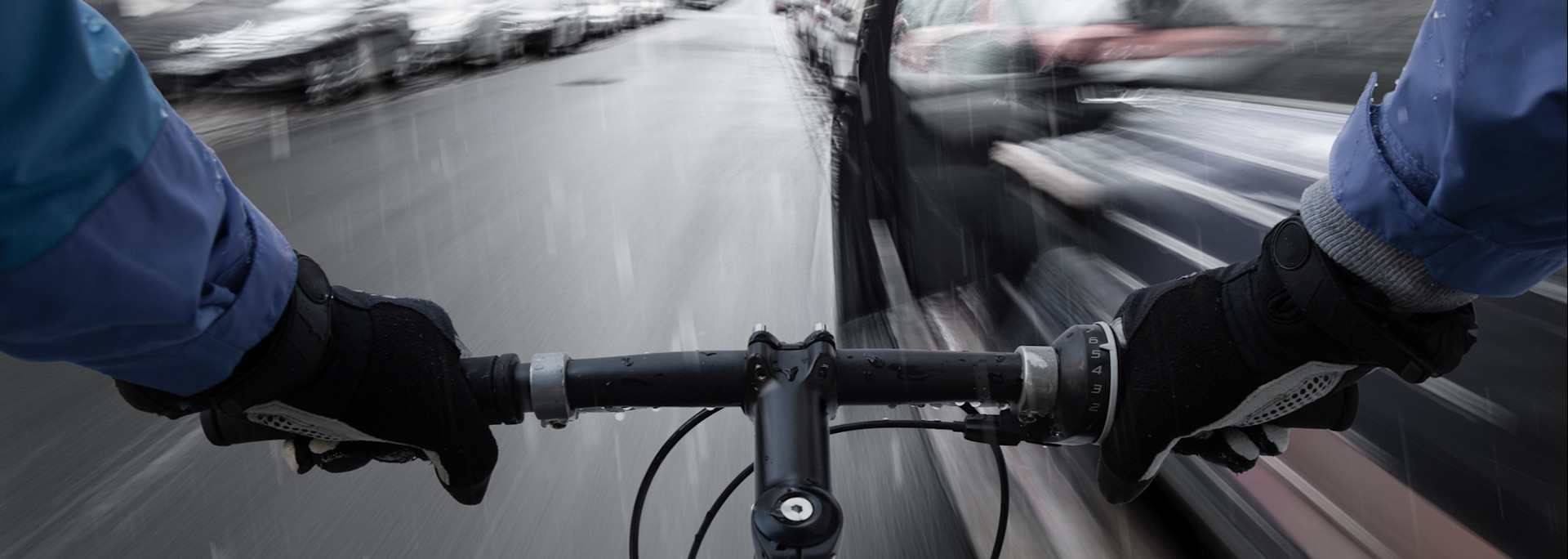 Dooring: Parkende Autos als Problem