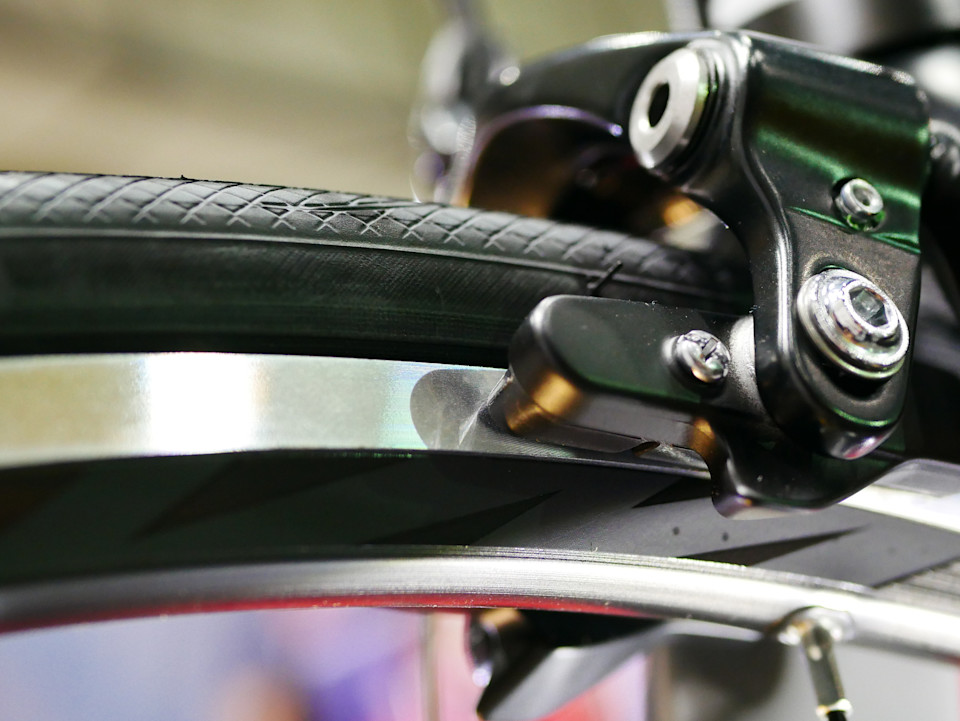 Felgenbremsen fürs Fahrrad: Über Typen, Funktionsweise & mehr | Bikes.de