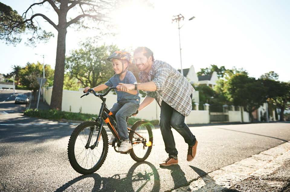 Wie Bringe Ich Meinem Kind Fahrrad Fahren Bei So lernt dein Kind Fahrrad fahren | Bikes.de