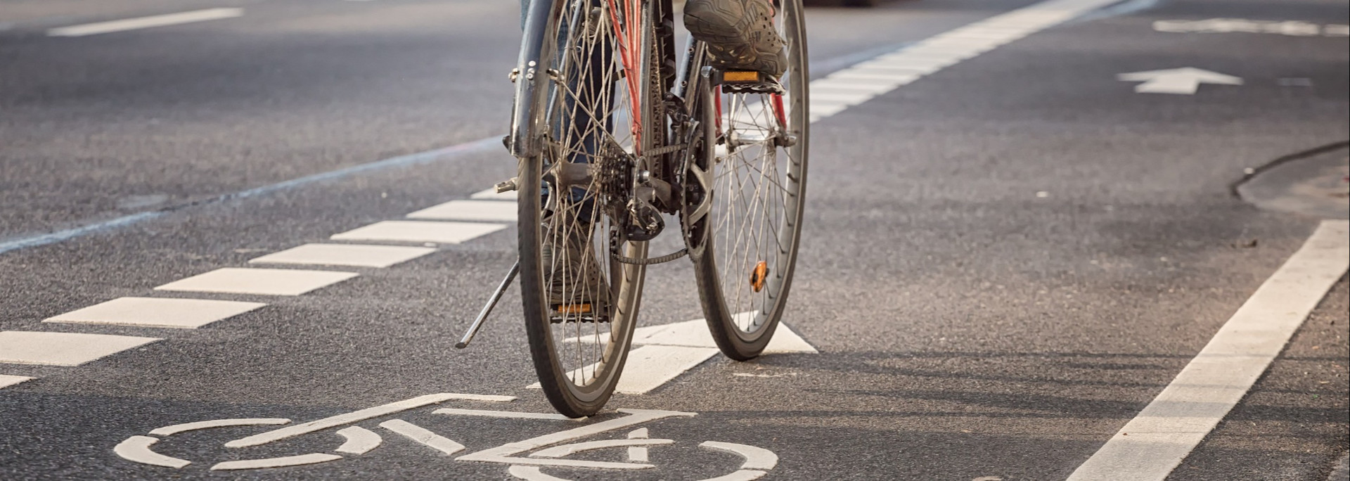 Darf oder muss ich auf dem Radweg fahren?