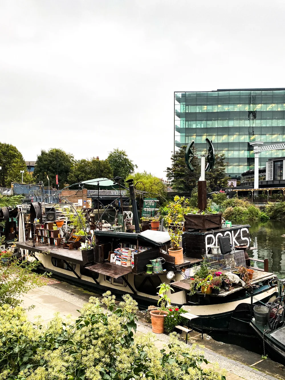 Word on the Water, floating bookshop on Regent's Canal