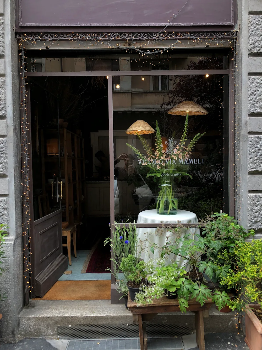 Shop – Vicolo Via Mameli | The Shopkeepers