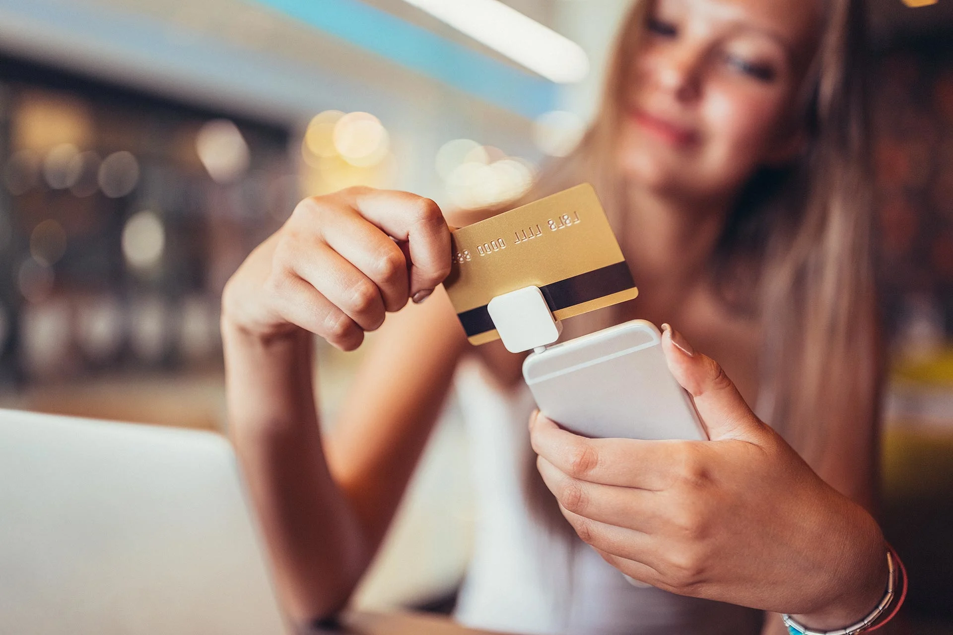 How Accepting Mobile Payments Improves the Payment Experience
