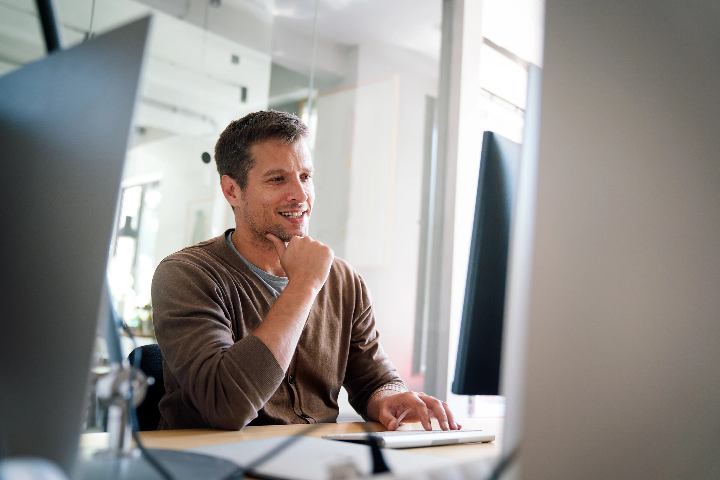 How Embedded Payments Help Insurance Agencies Simplify Billing and Grow Revenue