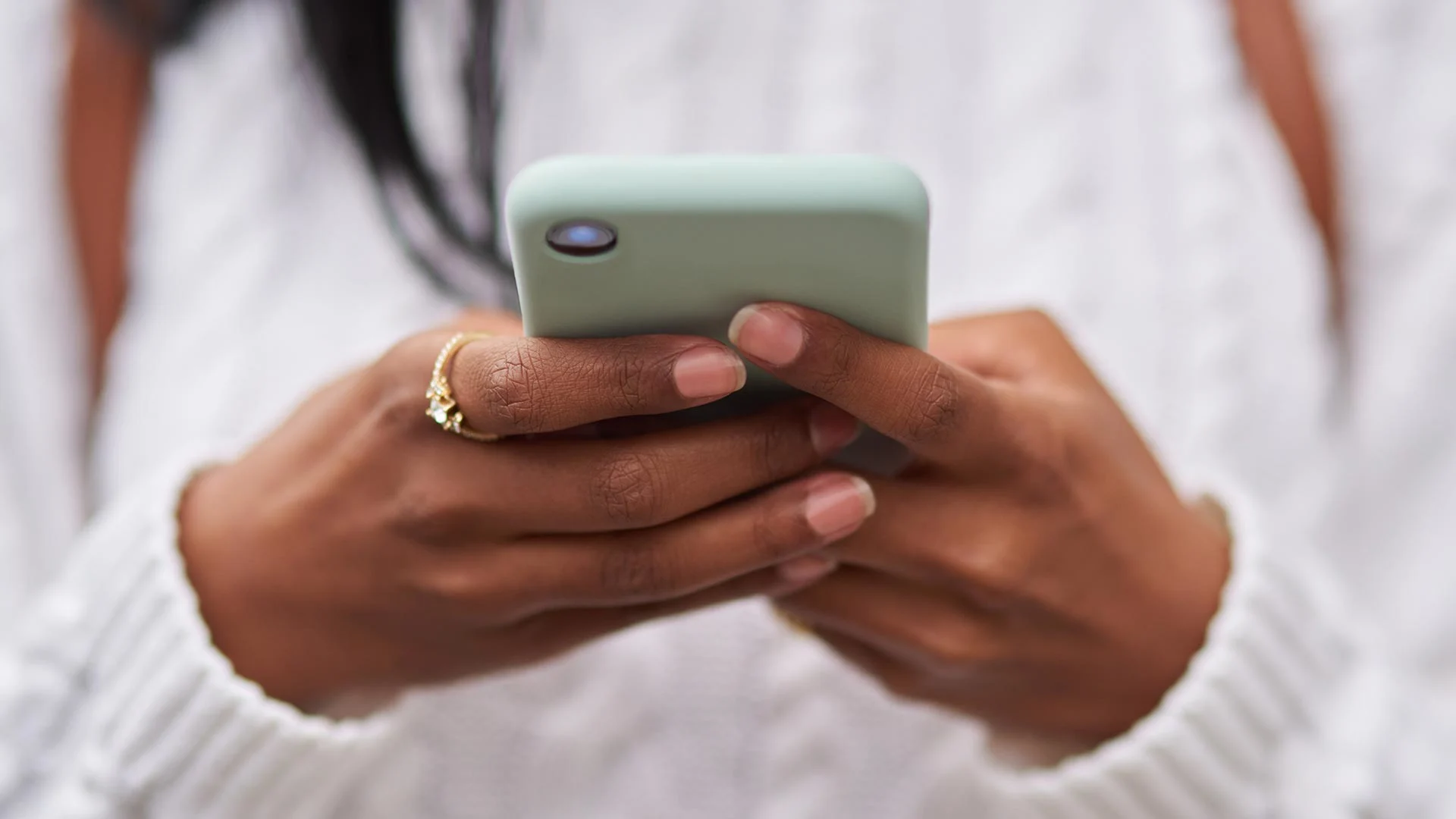 Nexphone Leverages EaaS Powered by NetLync to Provide Their Customers With Seamless eSIM Transfers