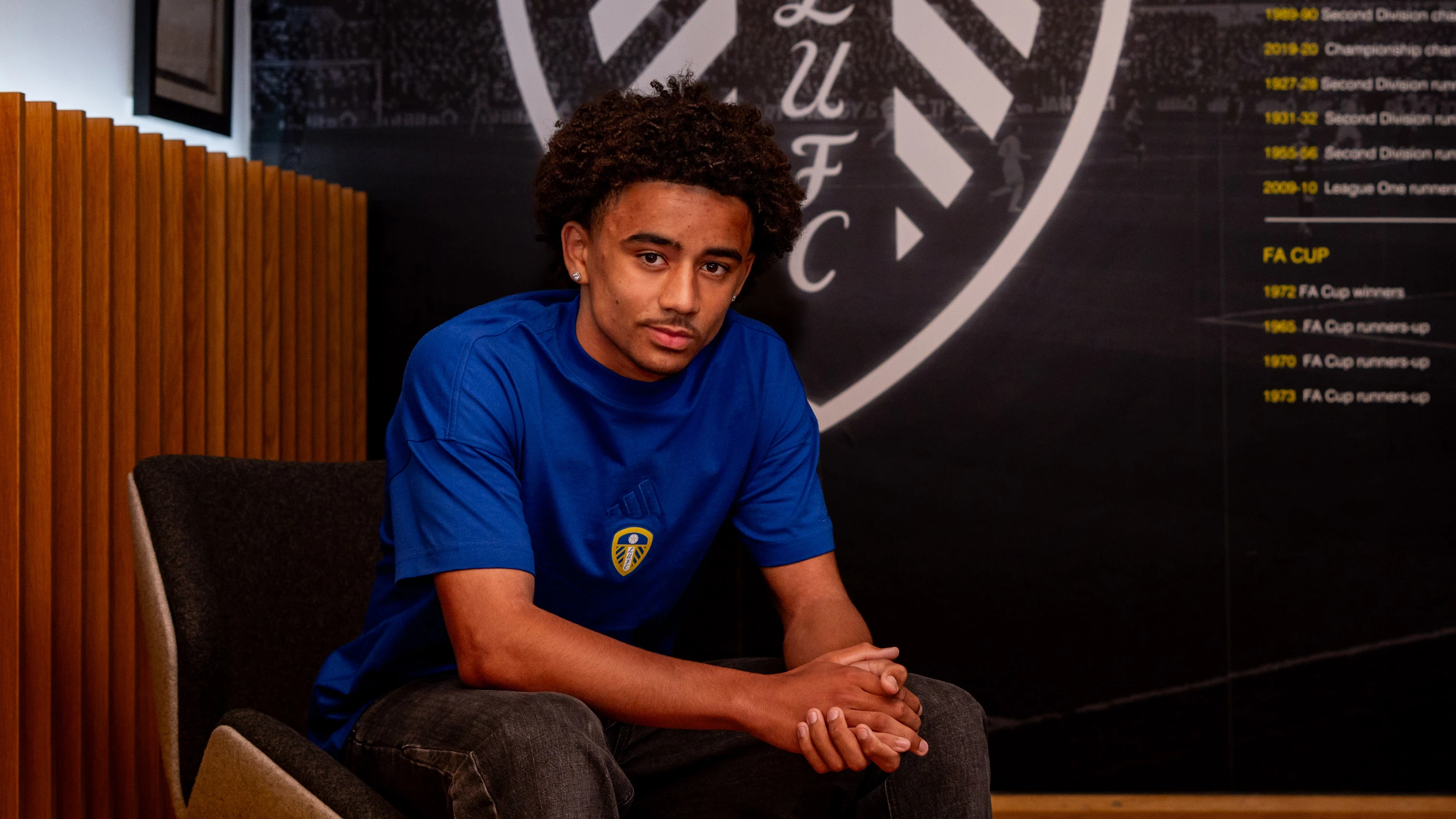 Jayden Lienou signing 1