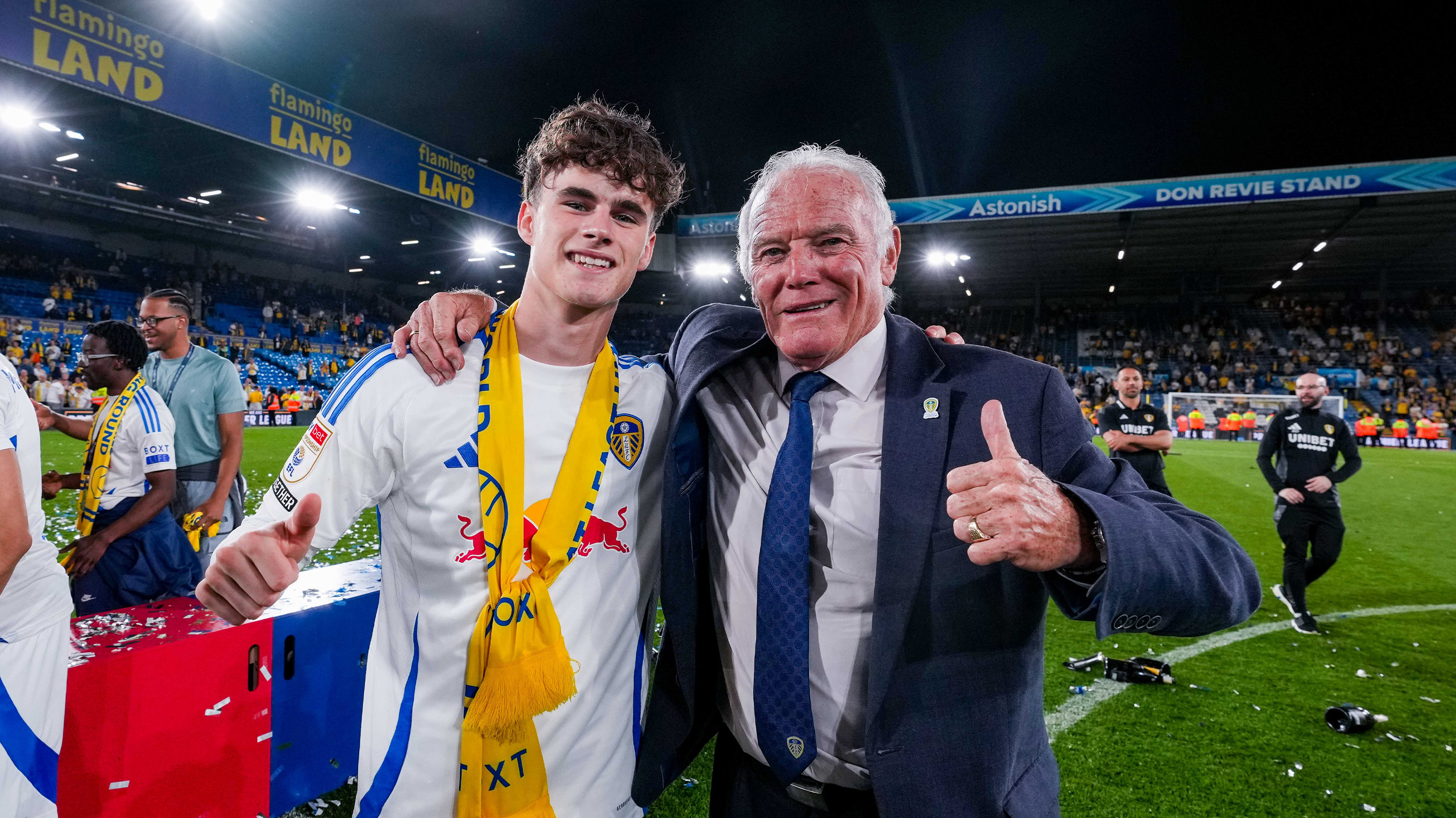 Harry and Eddie Gray Thumbs Up