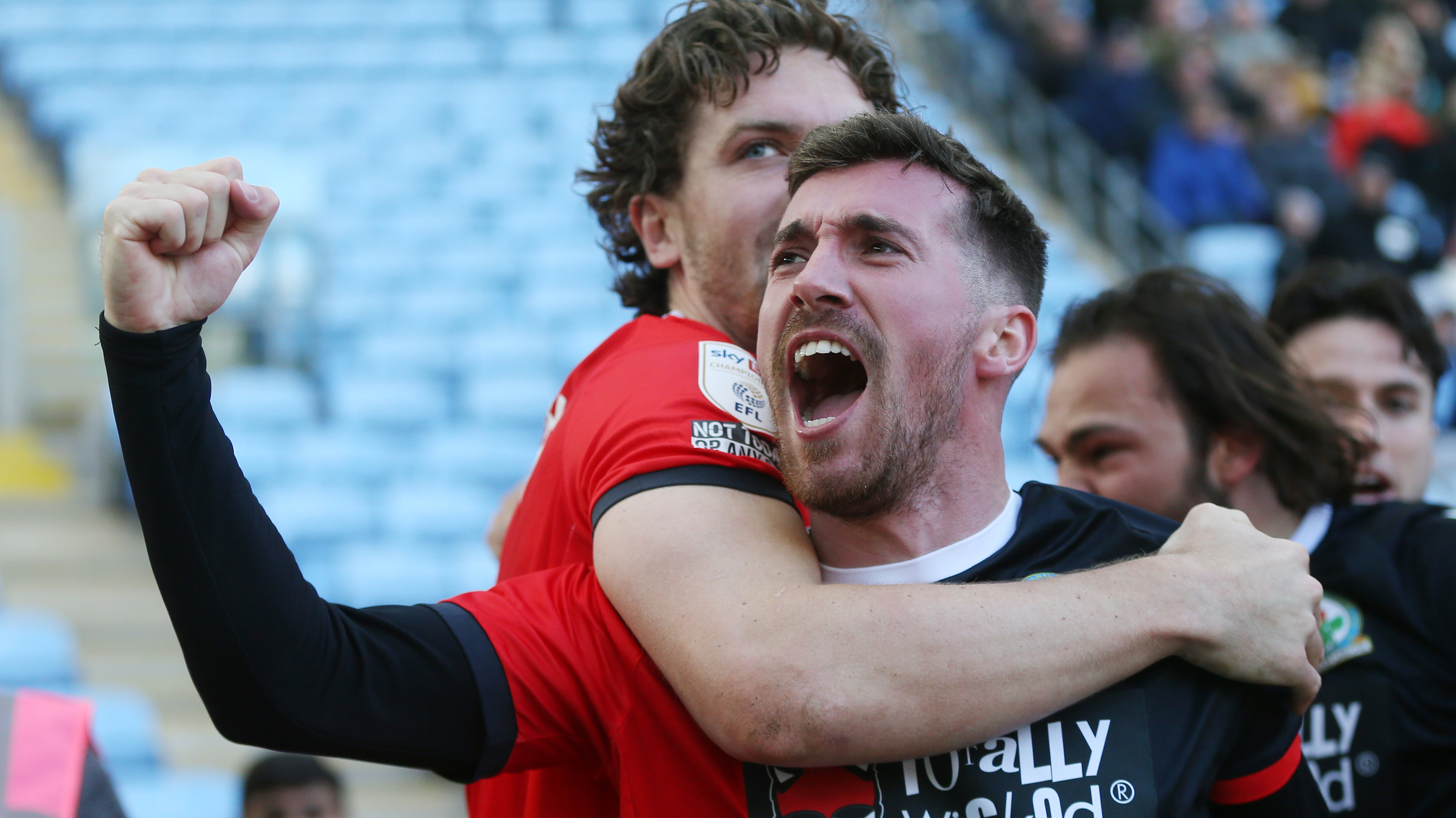 Joe Rothwell Khả Năng Điều Tiết Ở Trung Tuyến - Ngôi Sao Thầm Lặng của Đội Bóng