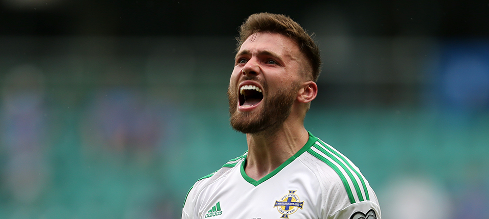 Stuart Dallas Người Đội Trưởng Đa Năng – Huyền Thoại Leeds United