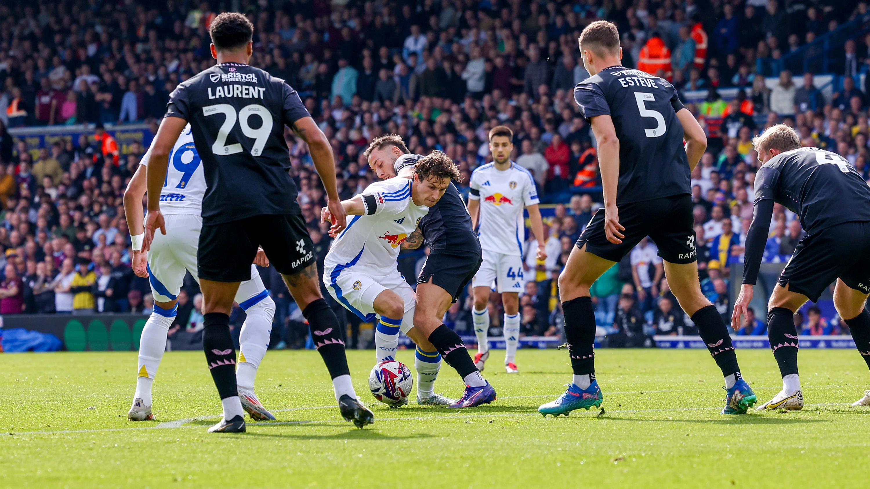 Report: Leeds United 0-1 Burnley - Leeds United