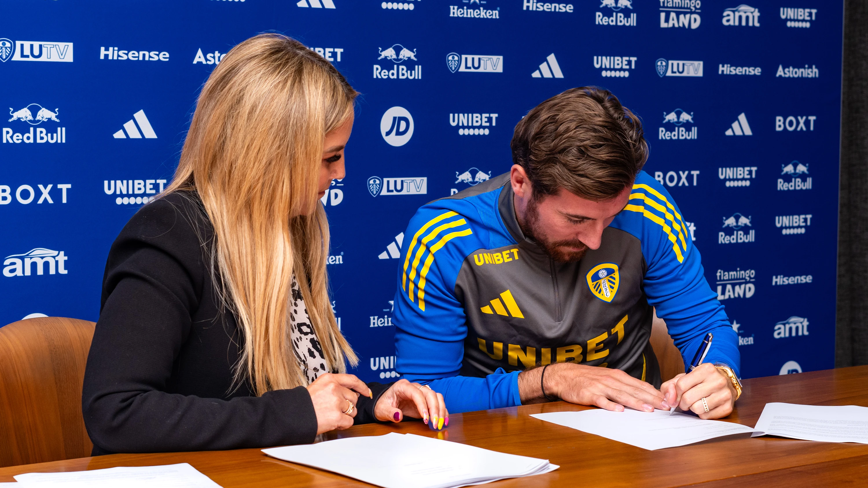 Joe Rothwell: First day at Leeds United - Leeds United