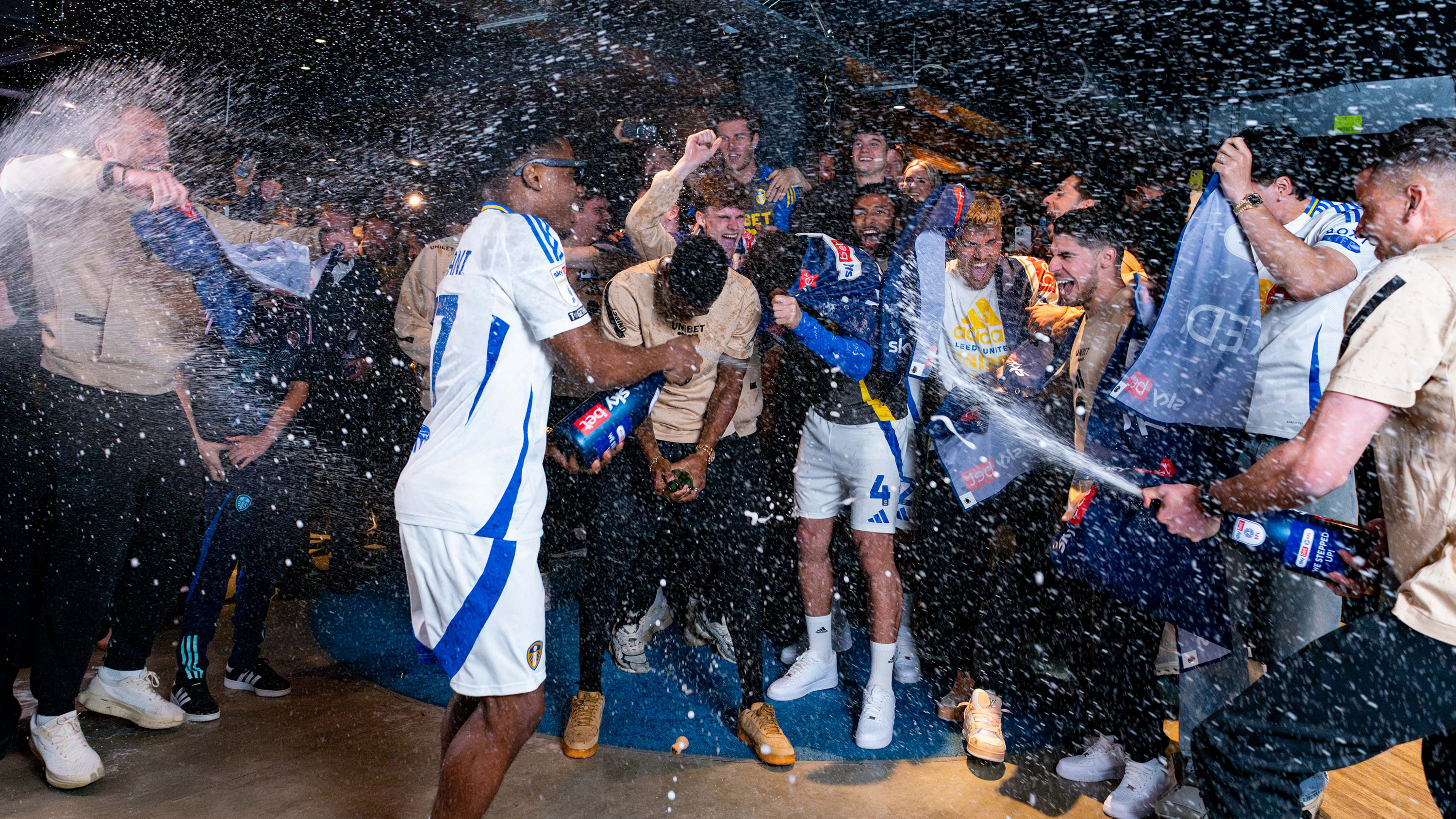 20 photos from Leeds United's promotion party - Leeds United