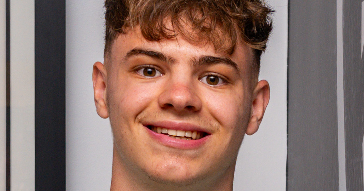 Luca Thomson Let Luca Thomas signs new contract - Leeds United