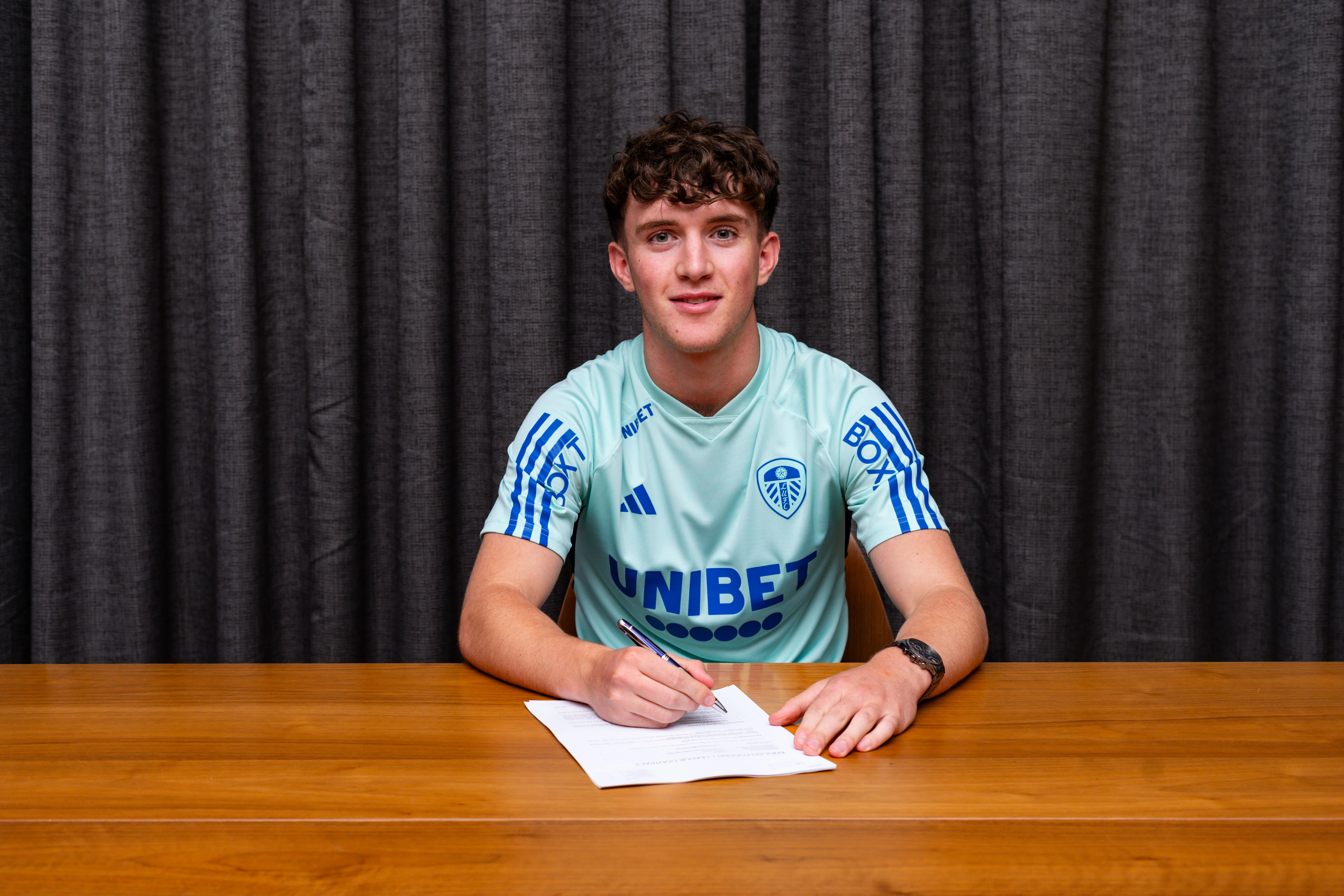 Dan Toulson signs professional contract - Leeds United