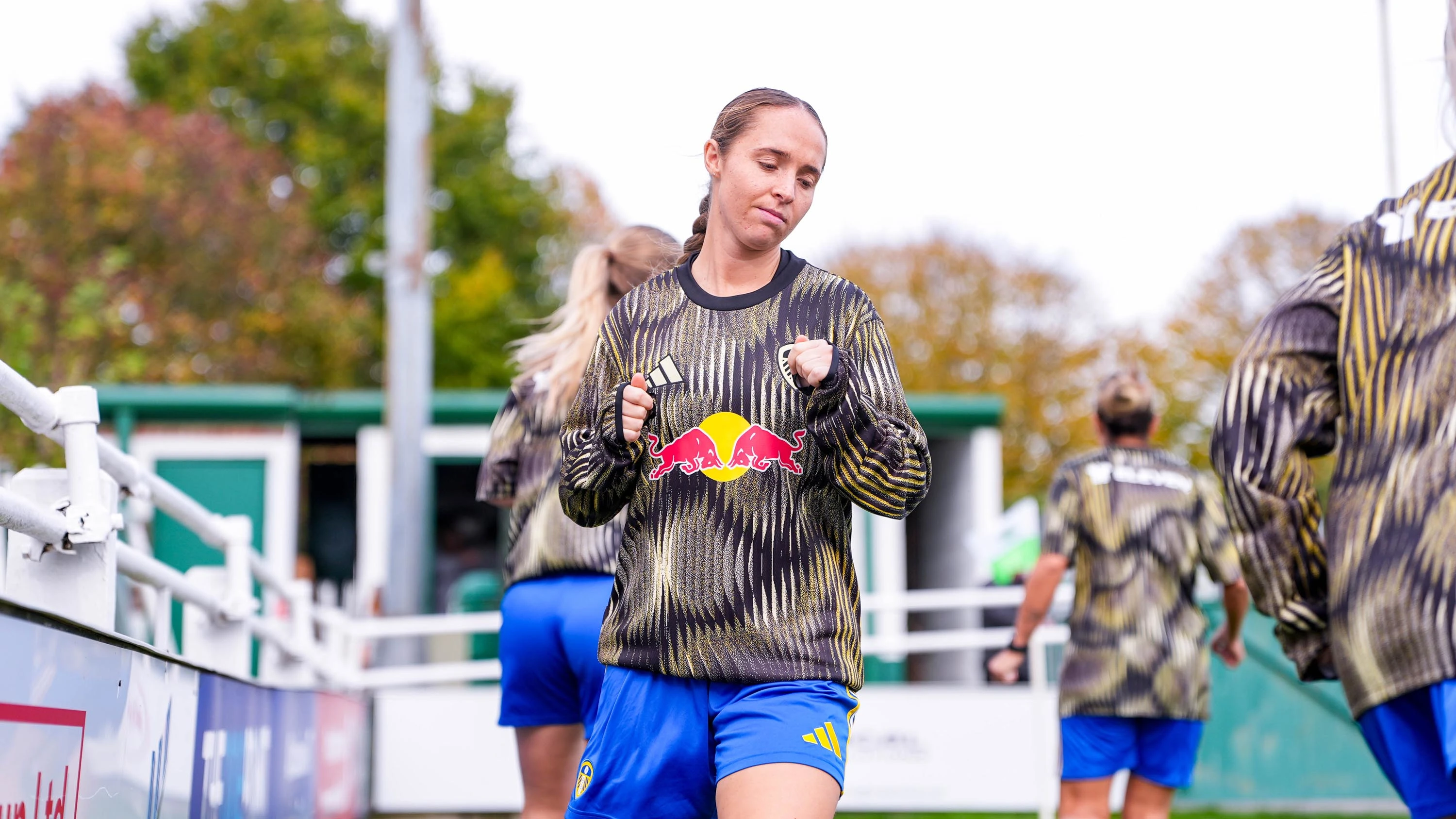 Ellie White warmup