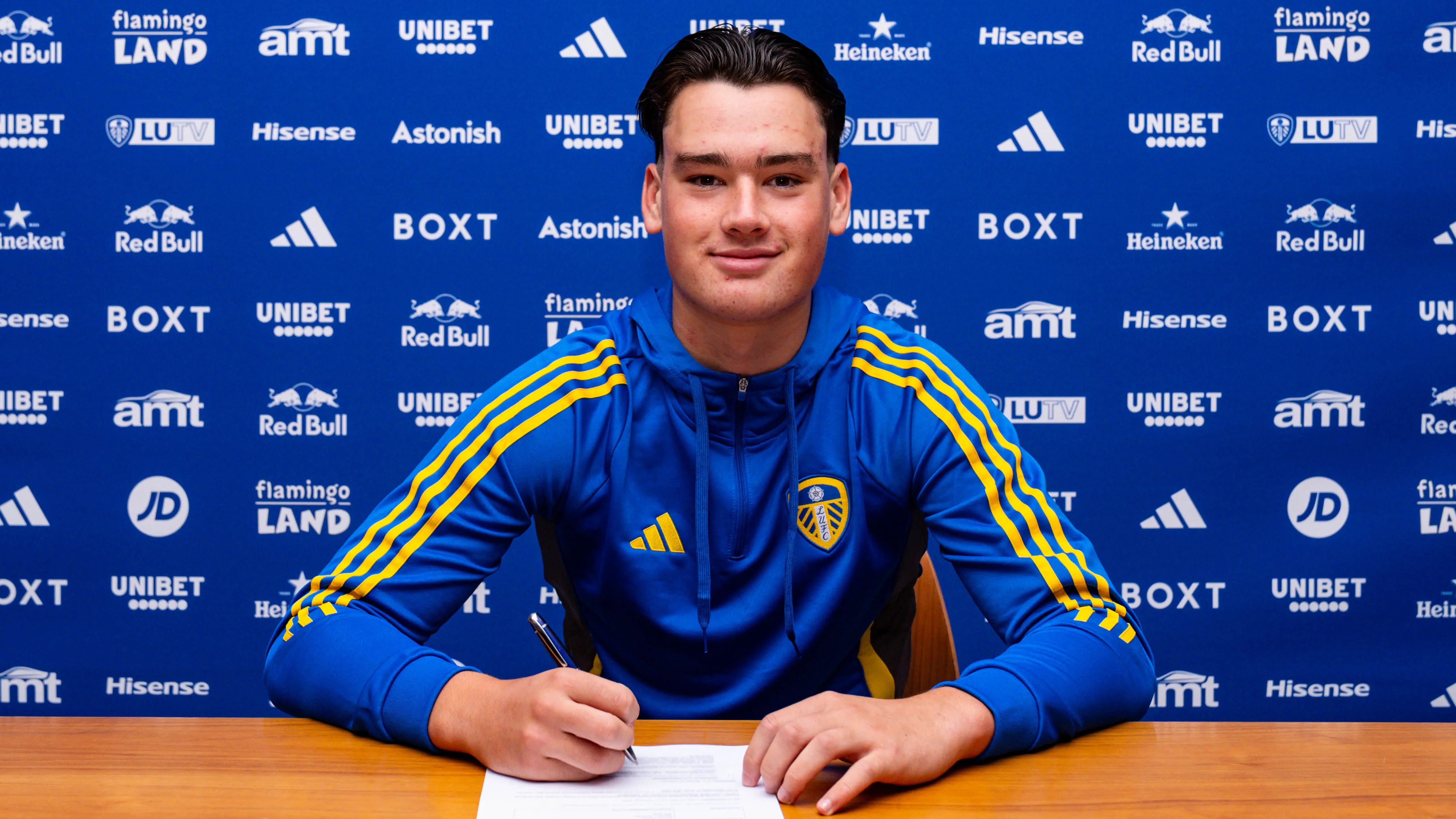 Robbie Cook joins Leeds United - Leeds United